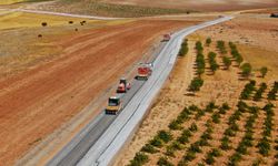 Malatya Büyükşehir Belediyesi İlçelerde Yol Çalışmalarını Sürdürüyor