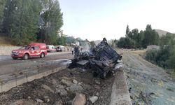 Otobüse çarpan tır alev topuna döndü: Sürücü yaralı