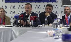 Ağıralioğlu Erzurum’da: “Bir tane kurucu önder var, o da Atatürk”