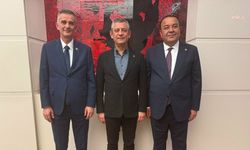 Bağımsız Milletvekili Ümit Dikbayır, Özgür Özel ile görüştü