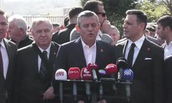 Özgür Özel’den Bahçeli’ye göndermeli çıkış: “Anıtkabir’e gitmemek mi protesto oluyor?”