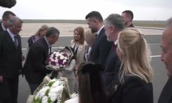 CHP Lideri Özgür Özel Ordu’da Fındık Fabrikasını Ziyaret Etti: Kadın İşçilerle Birlikte Fındık Ayıkladı