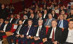 Davutoğlu’ndan “beş devrim” çağrısı: “Yolsuzluk için özel mahkemeler kurulmalı”