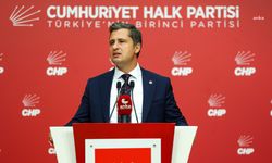 Deniz Yücel’den Ömer Çelik’e Sert Yanıt: “Bu Milletin Kırmızı Çizgisi Atatürk’tür!”