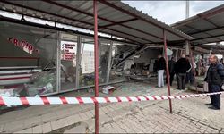 Malatya'da sürücüsünün kontrolünü kaybettiği otomobil konteynerin "içinden geçerek" tarlaya uçtu