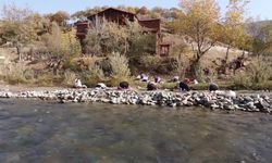 Tunceli’de Kadınlar Munzur Nehri Kıyısında Doğayla Buluştu: Meditasyon ve Pilatesle Ruhsal Yenilenme