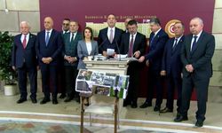 CHP’den Emeklilere Sokak Çağrısı: “Yirmi Bin Lira Maaş Değil, Sadakadır”