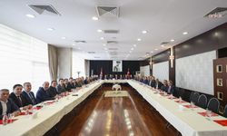 CHP'den Kritik Çözüm Zirvesi: Özgür Özel 23 İl Başkanıyla Buluştu!