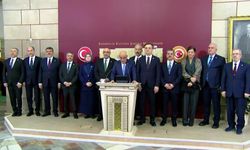 AK Partili Vahit Kirişci’den Özgür Özel’e Sert Tepki: "Keşke Selfie Çekip Kaybolmasaydınız!"