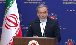 Arakçi: Tehditlere boyun eğmeyiz, adil anlaşma için Cenevre’deyiz