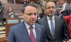 Akın Gürlek, Özgür Özel ve Murat Emir'e karşı açtığı tazminat davasını kazandı