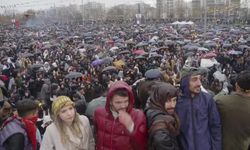 CHP Lideri Özgür Özel’den Diyarbakır Nevruzu'na Mesaj: "Tek Çare Barıştır"