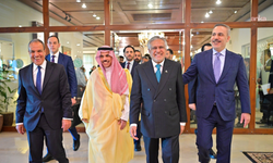 Dünya Bu Zirveye Kilitlendi! Pakistan Devreye Girdi: İran-ABD Savaşı İçin Kritik 'Pekin' Hamlesi!