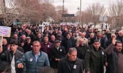 Iğdır’da İran’a Destek Yürüyüşü: "Türkiye-İran Kardeştir"