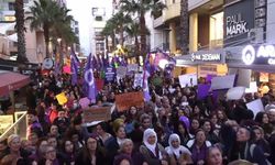 İzmir’de Feminist Gece Yürüyüşü: "Gericiliğe Teslim Olmayacağız"