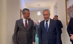 Özgür Özel’den Bülent Arınç’a Meclis’te Ziyaret