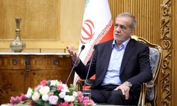 Pezeşkiyan'dan Komşulara Kritik Mesaj: "Egemenliğinize Saygı Duyuyoruz"