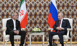 Putin ile Pezeşkiyan Telefonda Görüştü: “Gerilim Düşmeli, Siyasi Çözüm Gerek”