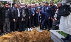 Hüsamettin Cindoruk Son Yolculuğuna Uğurlandı! Teşvikiye Camii'nde Siyasetin Dev İsimleri Saf Tuttu