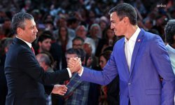 Özgür Özel Barselona’da Dünya Liderleriyle Omuz Omuza: Sosyalist Zirveye Damga Vuran Kareler!