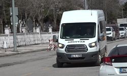 Arguvan’ın "Mercan Ablası" Direksiyon Başında: "Önce Tedirgin Oldular, Şimdi Sıraya Giriyorlar!"