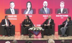 Gazetecilik Mesleği Uçurumun Kenarında mı? Burhanettin Bulut’tan Çarpıcı "Demokrasi" Çıkışı!