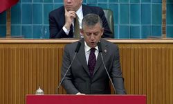 Özgür Özel’den "İran Savaşı" Alarmı: "Türkiye Hazırlıksız Yakalandı, Domatesin Tanesi 82 Lira Oldu!"