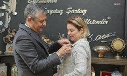 "Bir Gider, Bin Geliriz": Mısra Öz CHP Saflarında!