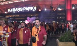 İstanbul Sarı-Kırmızıya Boyandı: Galatasaray 26. Kez Zirvede, Sokaklar İnliyor!