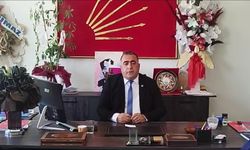 CHP Erzurum’da Dikkat Çeken Değişim: Özgür Özel’in Fotoğrafı İndirildi, Kılıçdaroğlu Posteri Asıldı