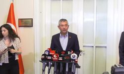 CHP'de "Korsan Grup Toplantısı" Krizi: Özgür Özel Resti Çekti!