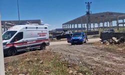 Organize Sanayi Bölgesinde Feci Kaza: Tonlarca Ağırlıktaki Beton Blok İşçilerin Üzerine Devrildi!