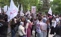 TBMM Önünde Öğretmenlere Sert Müdahale: Ters Kelepçeli Gözaltılar Var!