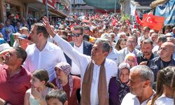 Türk Siyasetinde Kartlar Yeniden Dağıtılıyor: Özgür Özel'den Bomba Yeni Parti Sinyali!