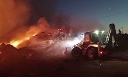 Alevler Geceyi Aydınlattı: 6 Bin Balya Ot Bir Anda Kül Oldu!