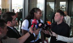 Filenin Sultanları Yurda Altın Madalyayla Döndü: "Atatürk'ün Kızları Olarak Bayrağı Daha Yükseğe Taşıyacağız"