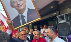 İzmir CHP'de Deprem Üstüne Deprem: 10 İlçe Topluca İstifa Etti, YENİ Parti'ye Geçti!