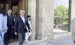 Özgür Özel, kurmaylarını topladı: CHP'de Yeni Parti Kartı Masada!
