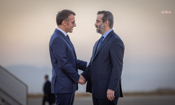 Suriye'de Tarihi Zirve Öncesi Şam'da Patlamalar: Macron Hedef mi Alındı?
