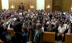 "Yeni Yolu Açıyoruz": Özgür Özel CHP Kürsüsüne Veda Etti