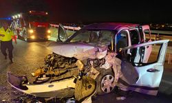 Bakım çalışmasının sürdüğü yolda iki araç kafa kafaya çarpıştı: 6 yaralı