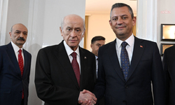Meclis Kulisinde Fırtına Koparan Diyalog: Bahçeli Özgür Özel'e Sordu, Kulisler O Soruyla Sallandı!