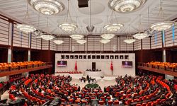 Meclis'te 'Çerçeve Yasa' Depremi: Fatih Erbakan 'Çekimser' Kalacaklarını Açıkladı, TİP'li Ahmet Şık Sert Tepki Gösterdi!