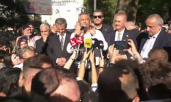 Özgür Özel Bankın Üzerinde Seslendi: "Sizin Karşınızda Geri Adım Atan Namerttir!"