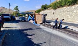 Darende'de Dehşet Anları: Freni Patlayan Kum Yüklü Kamyon Camiye Çarptı!