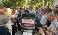 Malatya’da Üreticiyi Uçuracak Dev İcat: 15 İşçinin Yaptığı İşi Tek Başına Yapıyor!