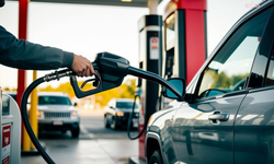Motorinde gözler gece yarısında: 5,57 lira indirim bekleniyor