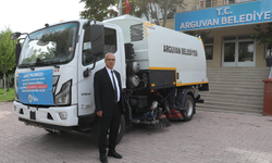 Arguvan Belediyesi’ne yeni yol süpürme aracı