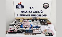 Malatya Emniyeti'nden Cezmi Kartay'da Gece Operasyonu: Kumar Ve Uyuşturucu Ele Geçirildi