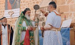 Patrik Moran Mor İğnatios II. Afrem Midyat'taki Tarihi Ayini Yönetti: Dünya Barışı İçin Dualar Edildi